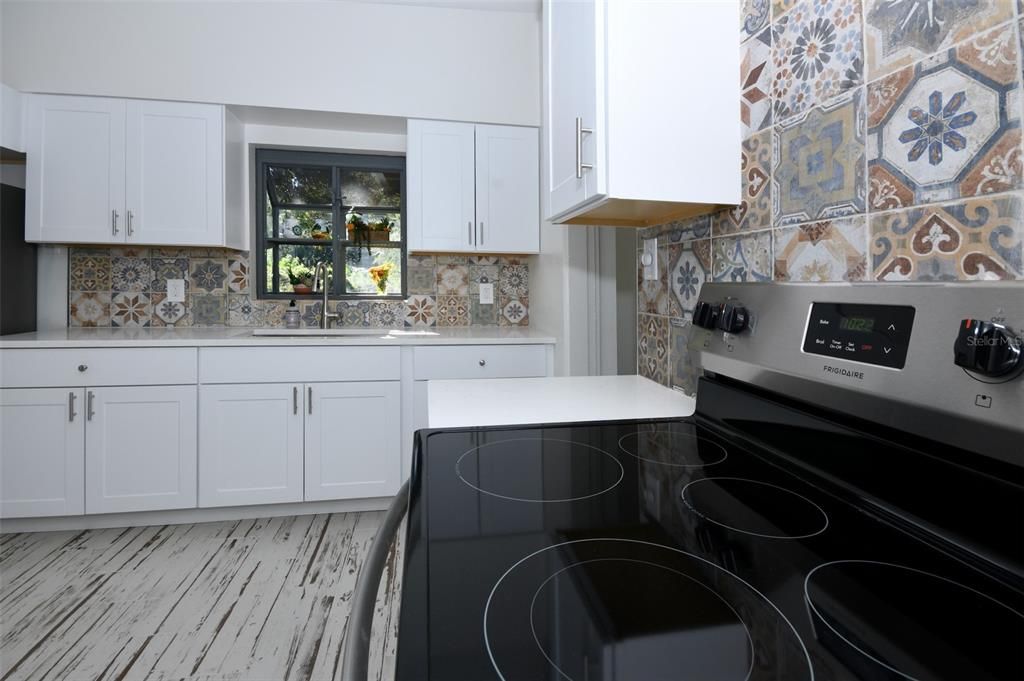 For Rent: $2,300 (2 beds, 1 baths, 1152 Square Feet)