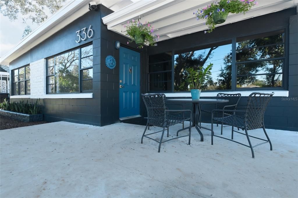 For Rent: $2,300 (2 beds, 1 baths, 1152 Square Feet)