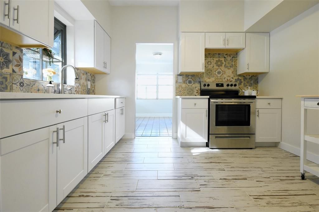 For Rent: $2,300 (2 beds, 1 baths, 1152 Square Feet)