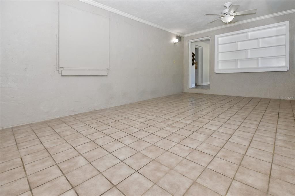 For Rent: $2,300 (2 beds, 1 baths, 1152 Square Feet)
