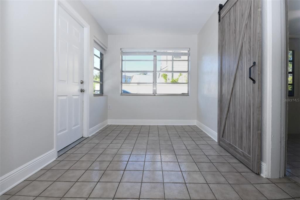 For Rent: $2,300 (2 beds, 1 baths, 1152 Square Feet)