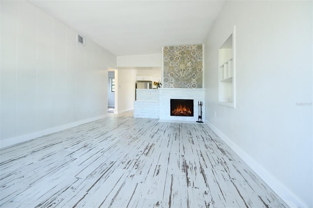 For Rent: $2,300 (2 beds, 1 baths, 1152 Square Feet)