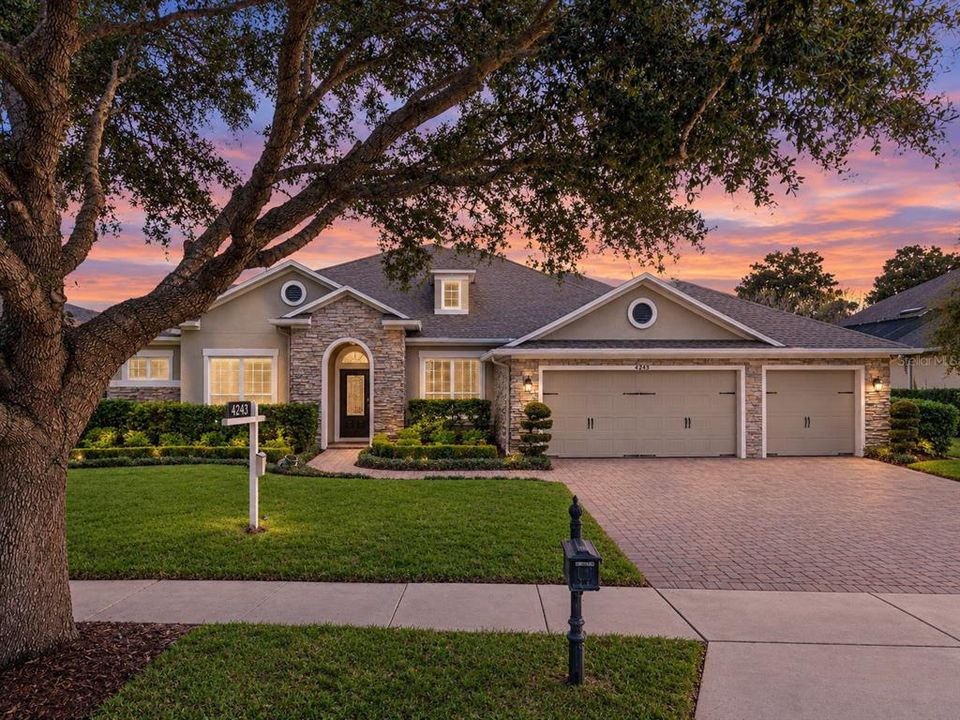 For Sale: $950,000 (4 beds, 4 baths, 3630 Square Feet)