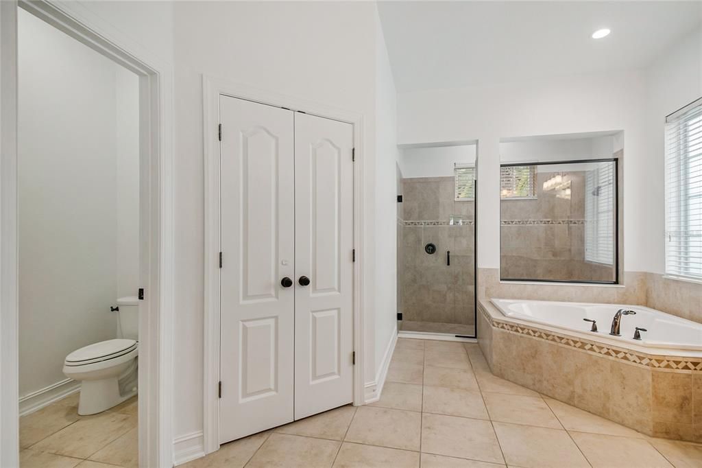 For Sale: $950,000 (4 beds, 4 baths, 3630 Square Feet)