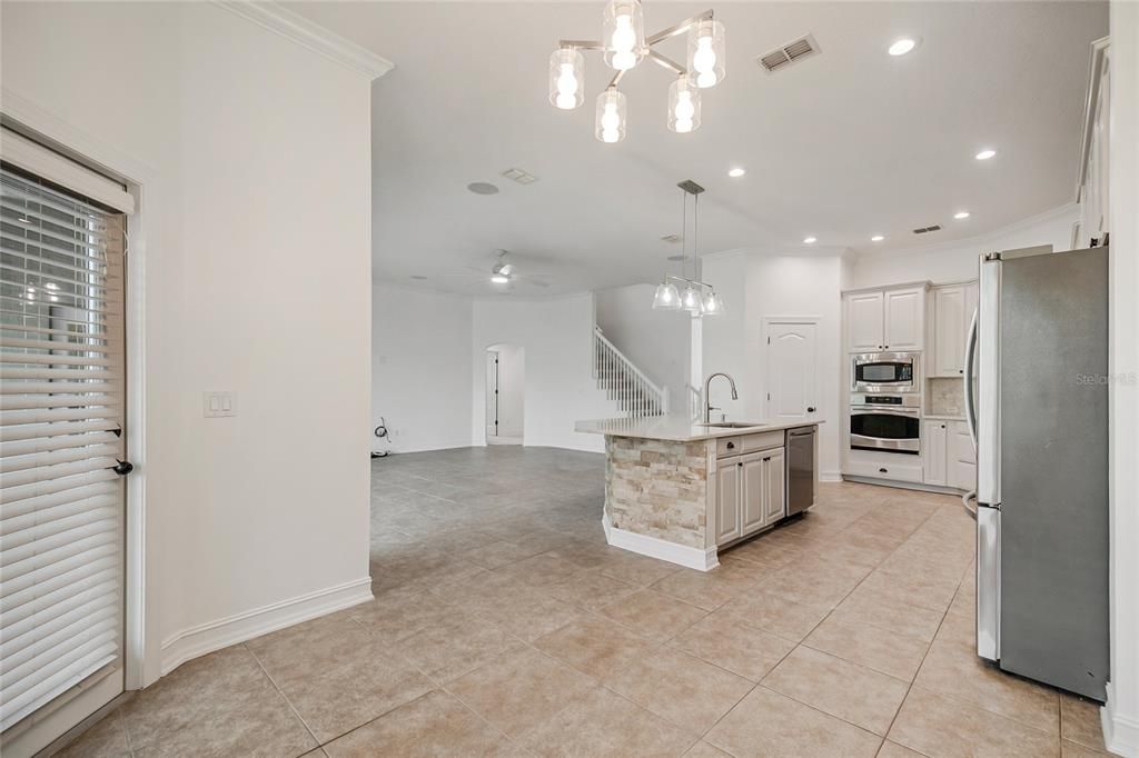 For Sale: $950,000 (4 beds, 4 baths, 3630 Square Feet)