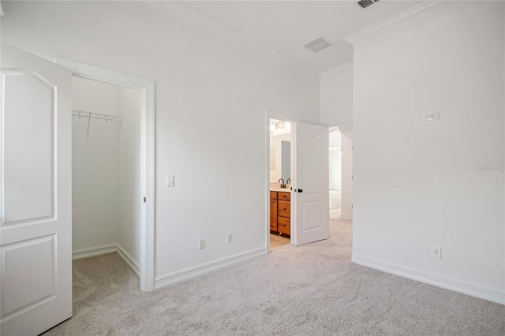 For Sale: $950,000 (4 beds, 4 baths, 3630 Square Feet)