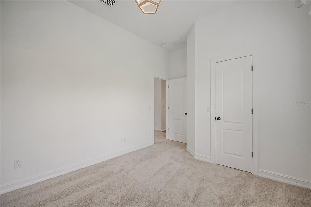 For Sale: $950,000 (4 beds, 4 baths, 3630 Square Feet)