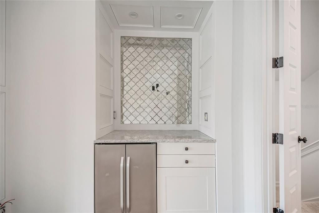 For Sale: $950,000 (4 beds, 4 baths, 3630 Square Feet)