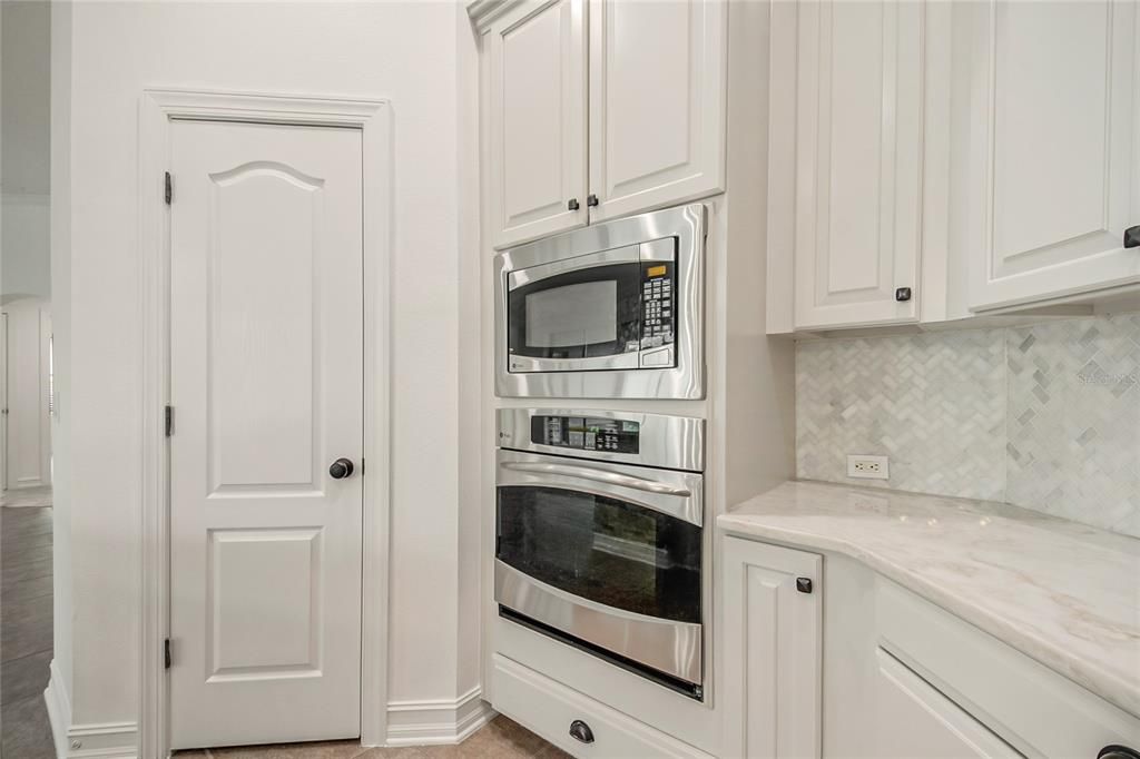 For Sale: $950,000 (4 beds, 4 baths, 3630 Square Feet)
