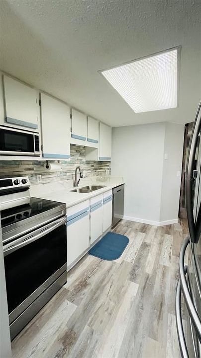На продажу: $115,000 (2 спален, 2 ванн, 960 Квадратных фут)