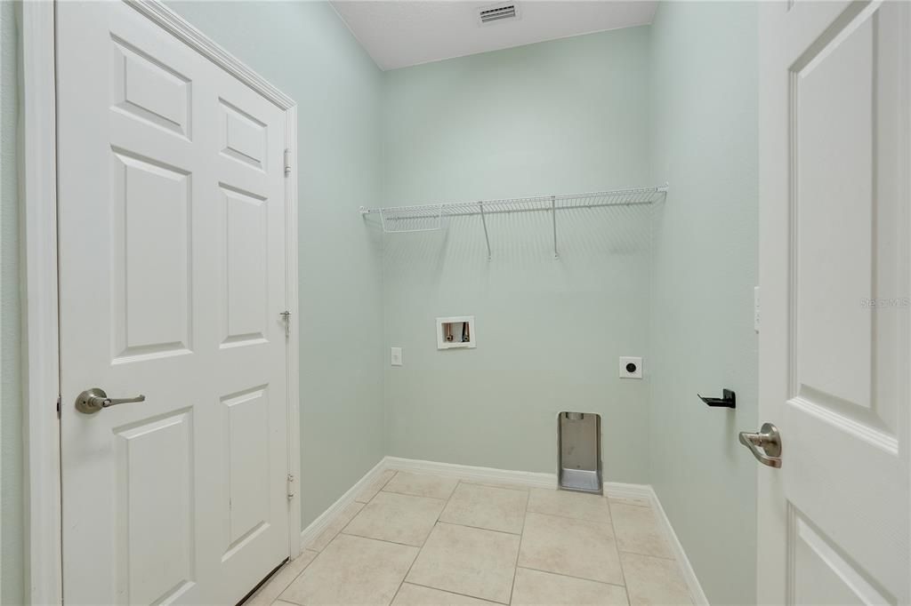 For Sale: $489,000 (4 beds, 3 baths, 2001 Square Feet)