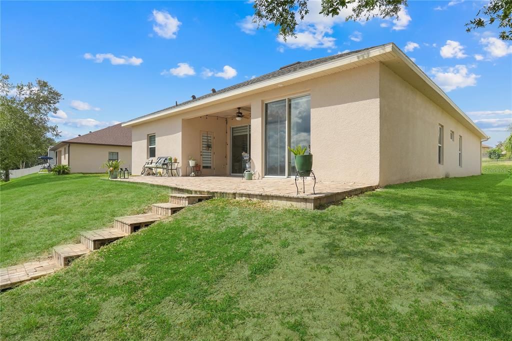 For Sale: $489,000 (4 beds, 3 baths, 2001 Square Feet)