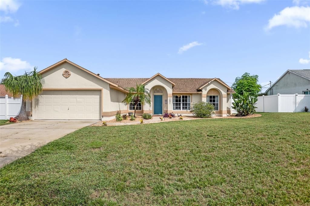 For Sale: $349,990 (3 beds, 2 baths, 1527 Square Feet)