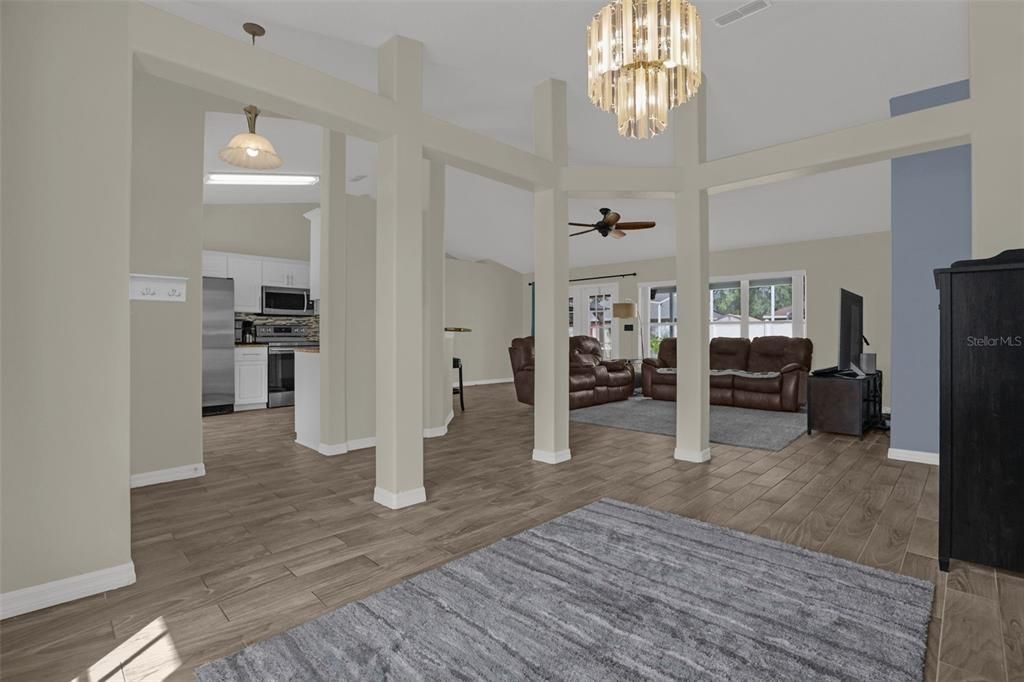 For Sale: $349,990 (3 beds, 2 baths, 1527 Square Feet)