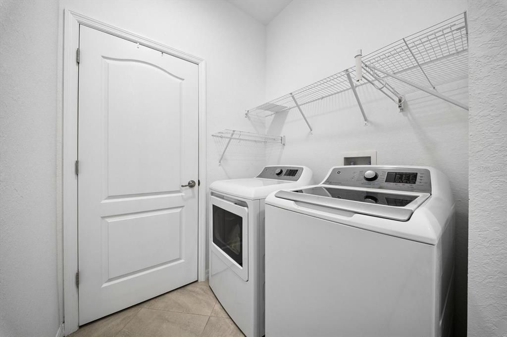 For Sale: $449,999 (2 beds, 2 baths, 1965 Square Feet)