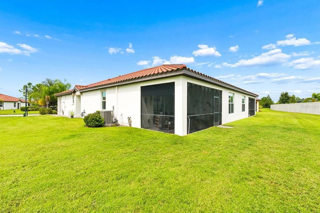 For Sale: $449,999 (2 beds, 2 baths, 1965 Square Feet)