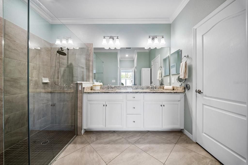 For Sale: $449,999 (2 beds, 2 baths, 1965 Square Feet)