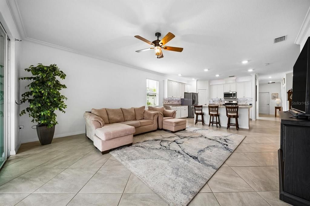 For Sale: $449,999 (2 beds, 2 baths, 1965 Square Feet)