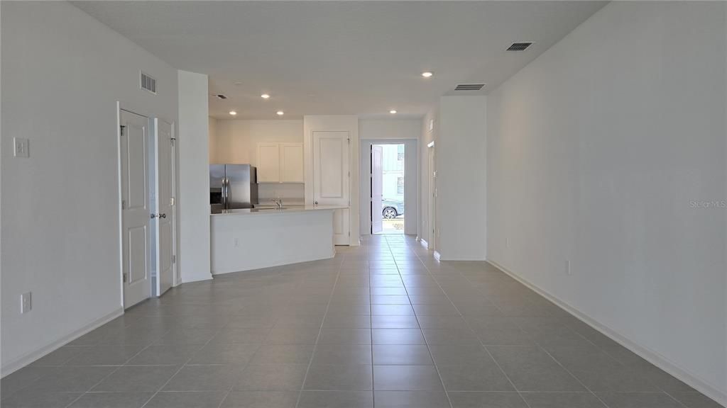 For Rent: $2,250 (4 beds, 2 baths, 2108 Square Feet)