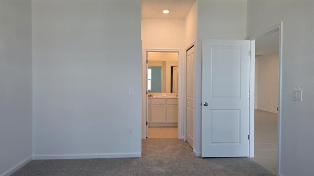 For Rent: $2,250 (4 beds, 2 baths, 2108 Square Feet)
