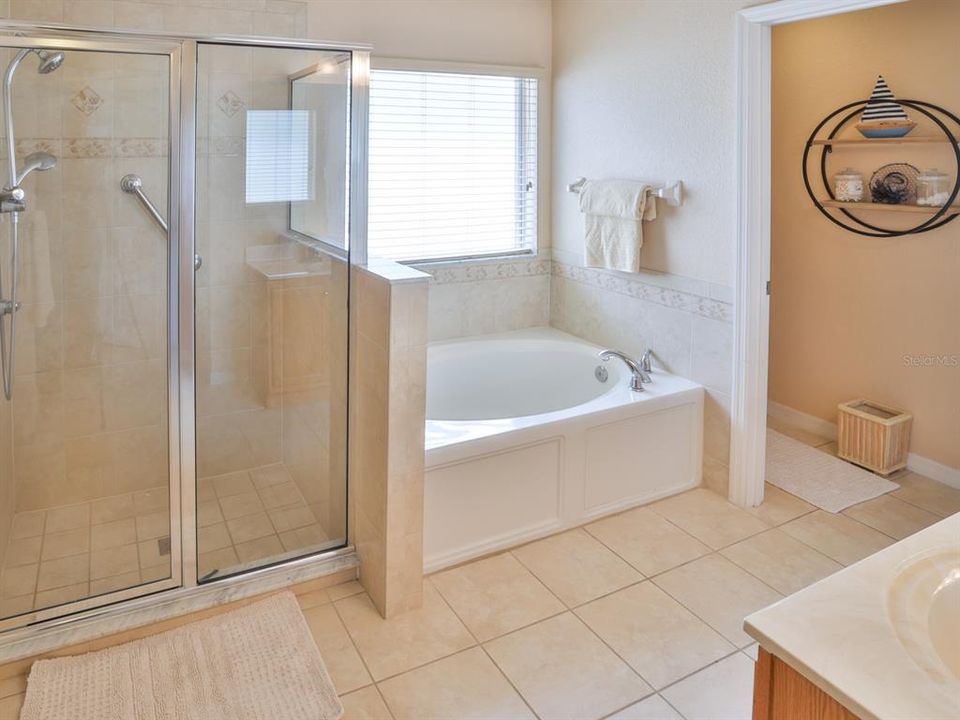 На продажу: $429,950 (4 спален, 3 ванн, 2061 Квадратных фут)