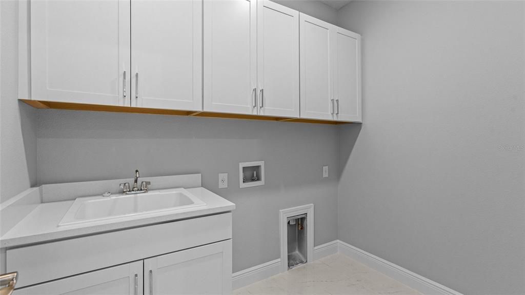 For Sale: $499,990 (3 beds, 2 baths, 1703 Square Feet)