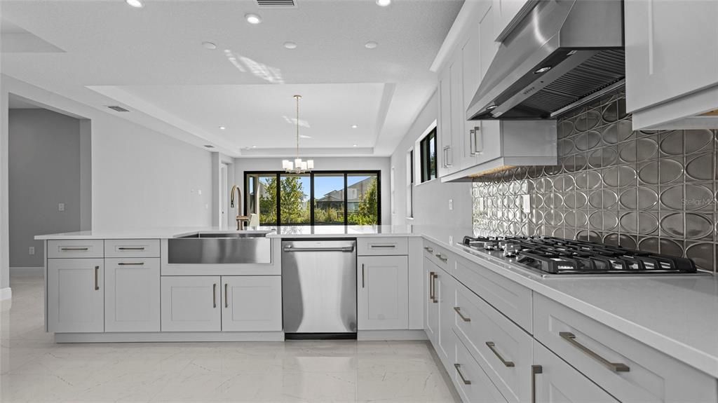 For Sale: $499,990 (3 beds, 2 baths, 1703 Square Feet)