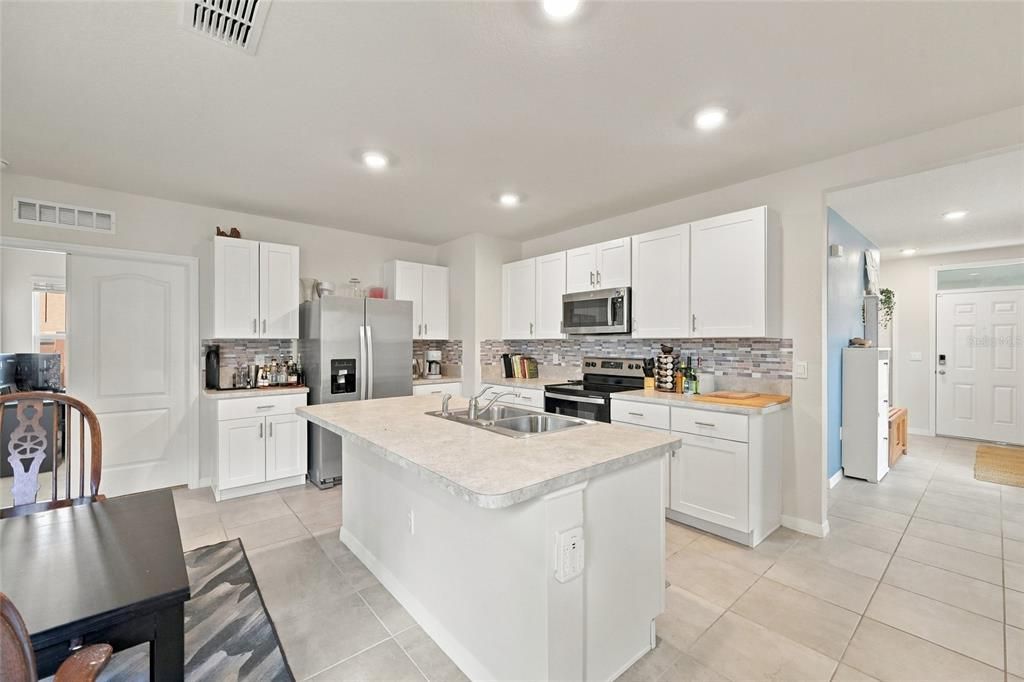 For Sale: $360,000 (3 beds, 2 baths, 1680 Square Feet)
