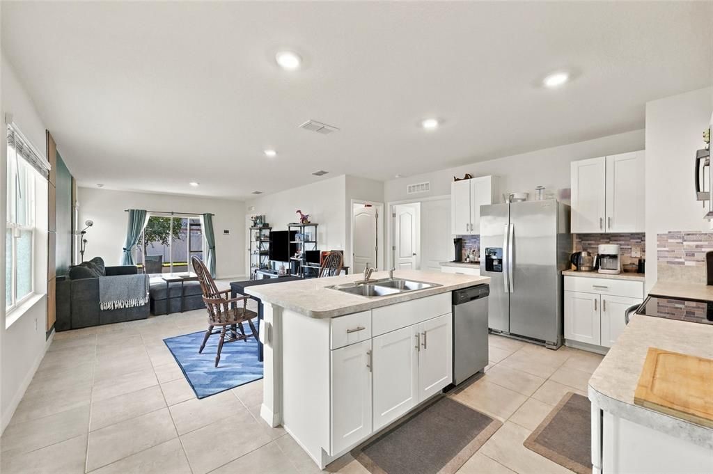 For Sale: $360,000 (3 beds, 2 baths, 1680 Square Feet)