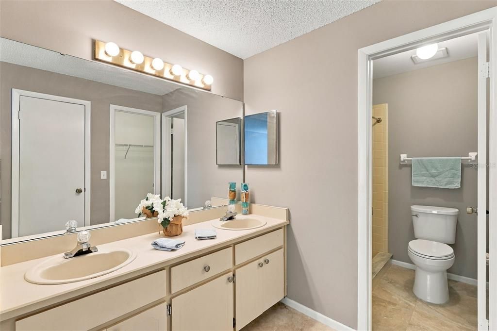 For Sale: $364,900 (3 beds, 2 baths, 1409 Square Feet)