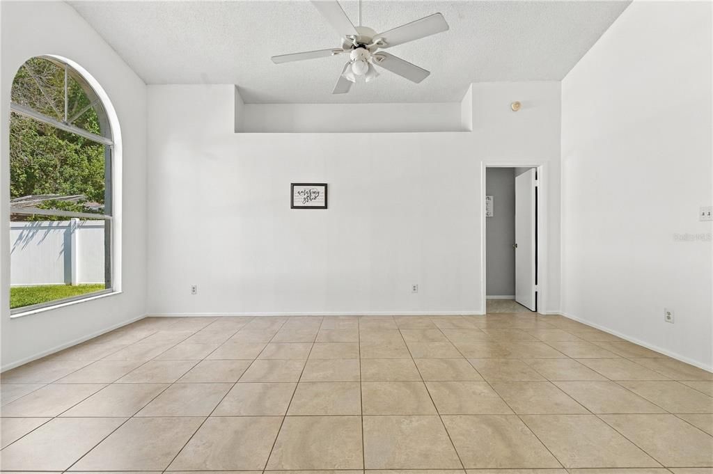For Sale: $364,900 (3 beds, 2 baths, 1409 Square Feet)