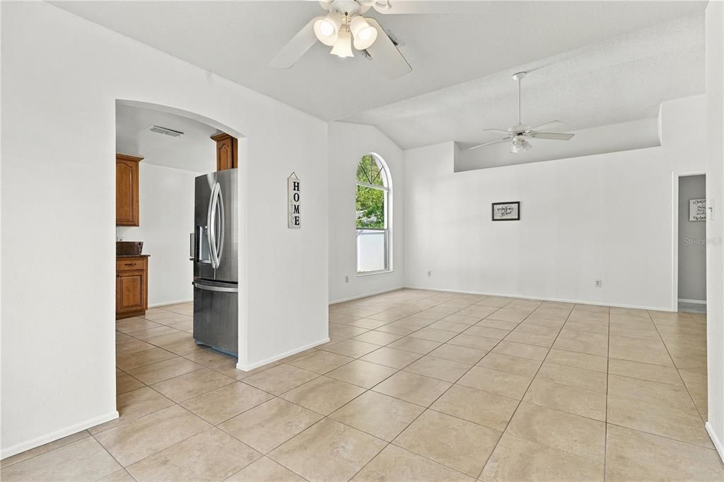 For Sale: $364,900 (3 beds, 2 baths, 1409 Square Feet)