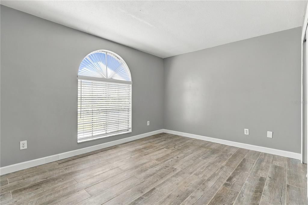 For Sale: $364,900 (3 beds, 2 baths, 1409 Square Feet)