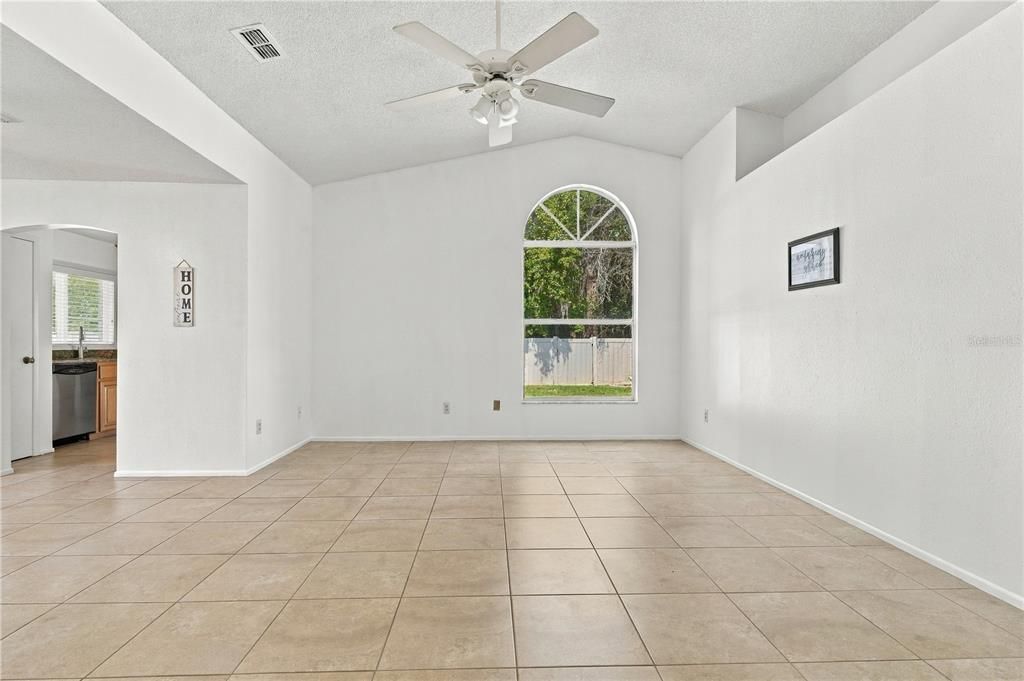 For Sale: $364,900 (3 beds, 2 baths, 1409 Square Feet)