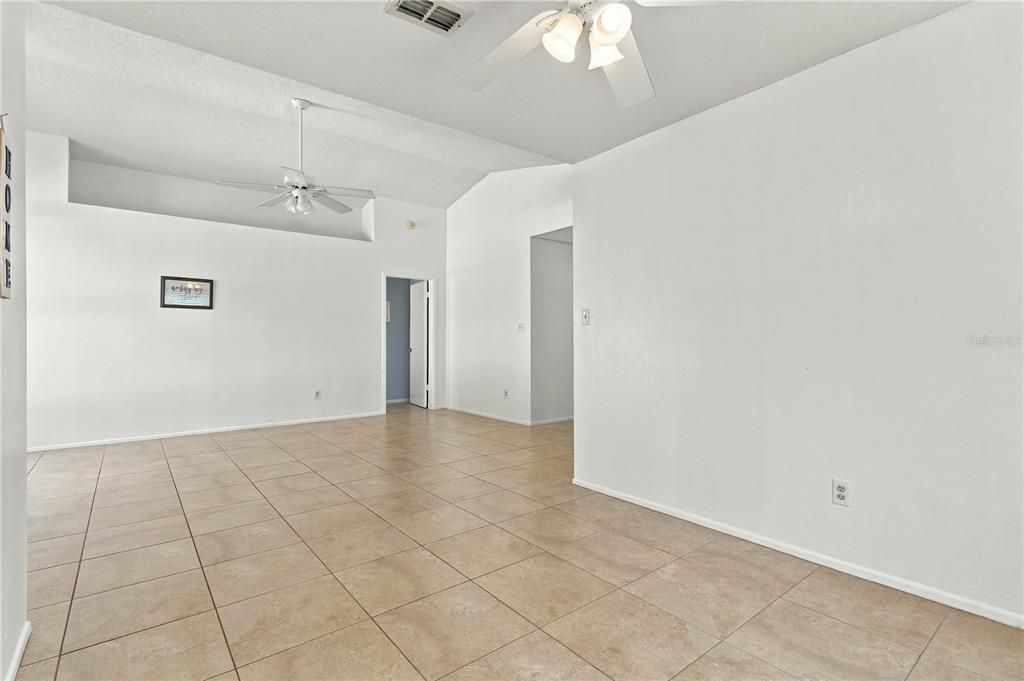 For Sale: $364,900 (3 beds, 2 baths, 1409 Square Feet)
