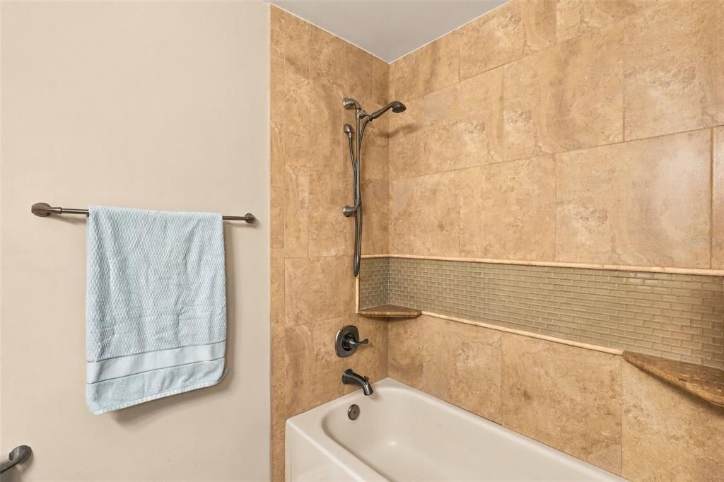 For Sale: $364,900 (3 beds, 2 baths, 1409 Square Feet)