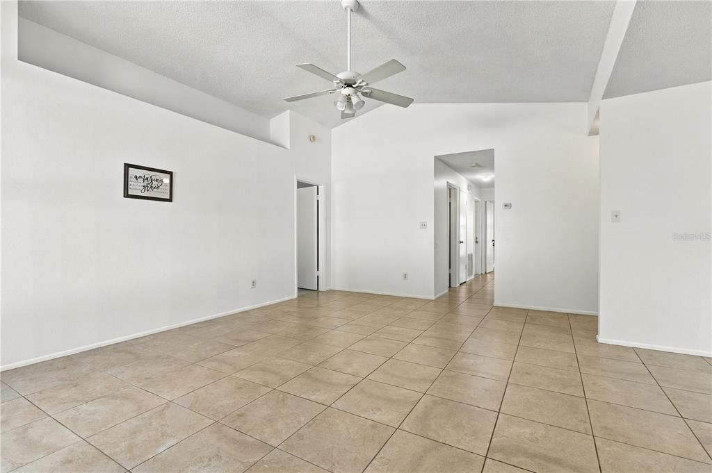 For Sale: $364,900 (3 beds, 2 baths, 1409 Square Feet)