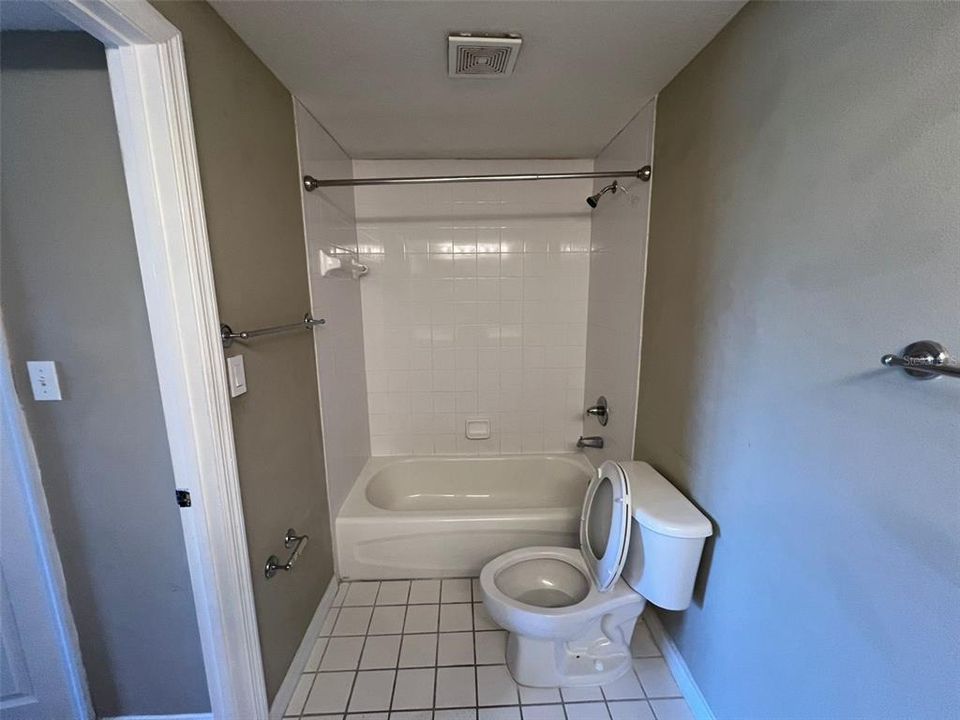 For Rent: $1,800 (3 beds, 2 baths, 1200 Square Feet)