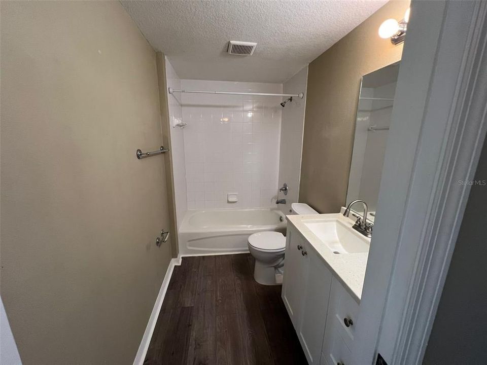 For Rent: $1,800 (3 beds, 2 baths, 1200 Square Feet)