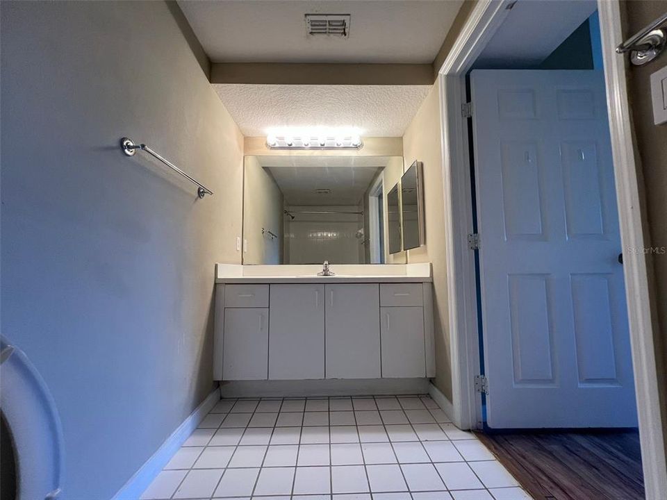 For Rent: $1,800 (3 beds, 2 baths, 1200 Square Feet)