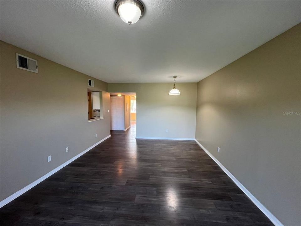 For Rent: $1,800 (3 beds, 2 baths, 1200 Square Feet)