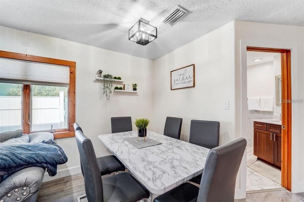 В аренду: $3,250 (3 спален, 2 ванн, 1256 Квадратных фут)