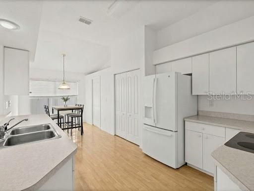 En Venta: $249,000 (3 camas, 2 baños, 1632 Pies cuadrados)