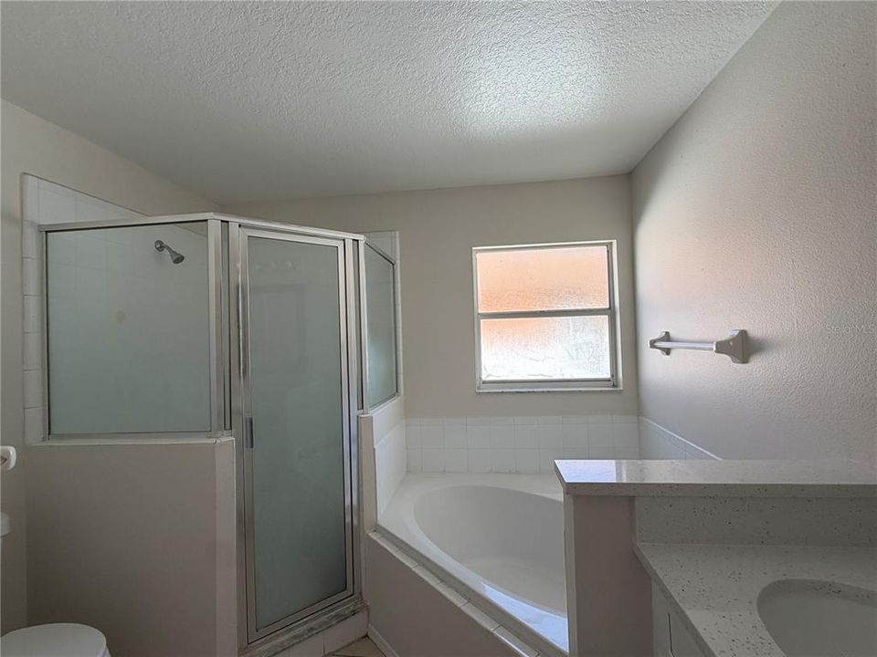 For Rent: $2,350 (3 beds, 2 baths, 1356 Square Feet)