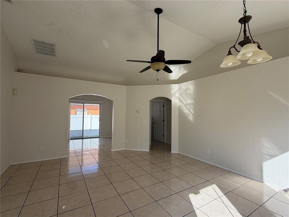 For Rent: $2,350 (3 beds, 2 baths, 1356 Square Feet)