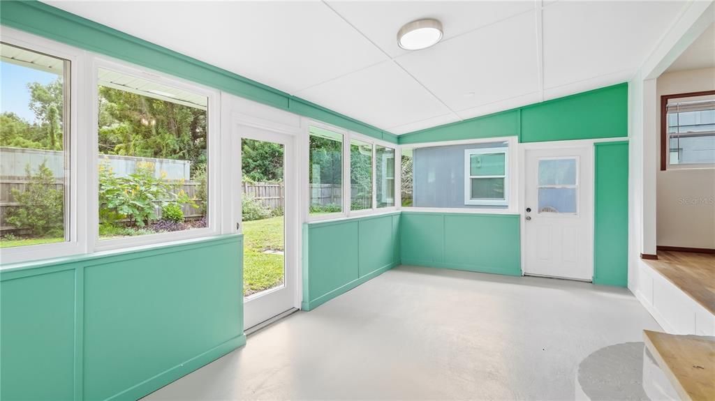 For Sale: $650,000 (3 beds, 2 baths, 1934 Square Feet)