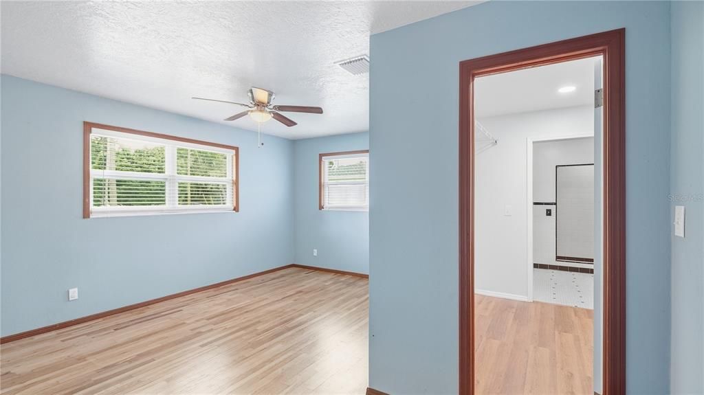 For Sale: $650,000 (3 beds, 2 baths, 1934 Square Feet)