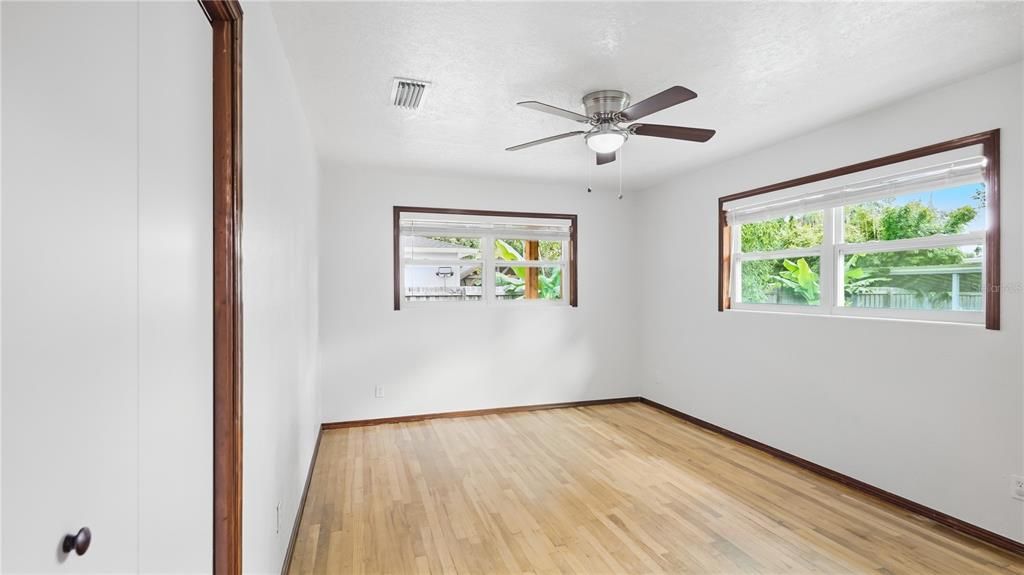 For Sale: $650,000 (3 beds, 2 baths, 1934 Square Feet)