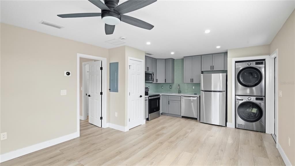 For Sale: $650,000 (3 beds, 2 baths, 1934 Square Feet)