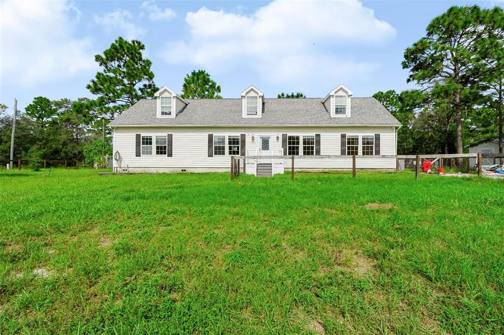 For Sale: $400,000 (4 beds, 2 baths, 2881 Square Feet)